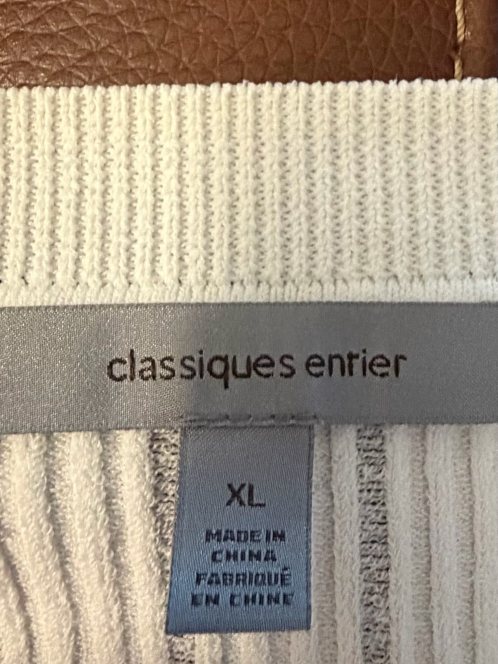 Classiques Entier White Ribbed Button-Front Cardigan - Picture 2 of 3